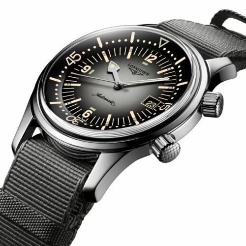 watch-man-longines-legend-diver-42mm-automatic-steel-detail-l37744702
